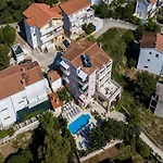 Stil * Trogir
