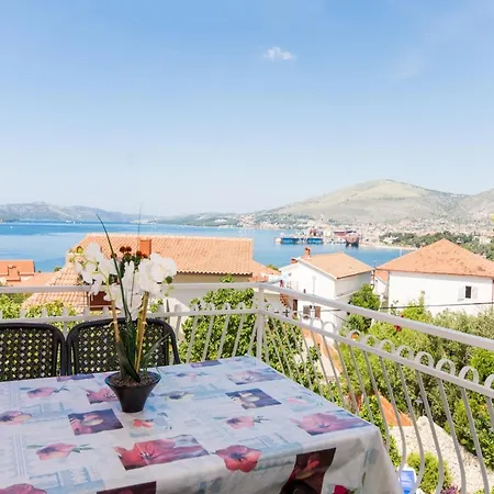 Stil Trogir